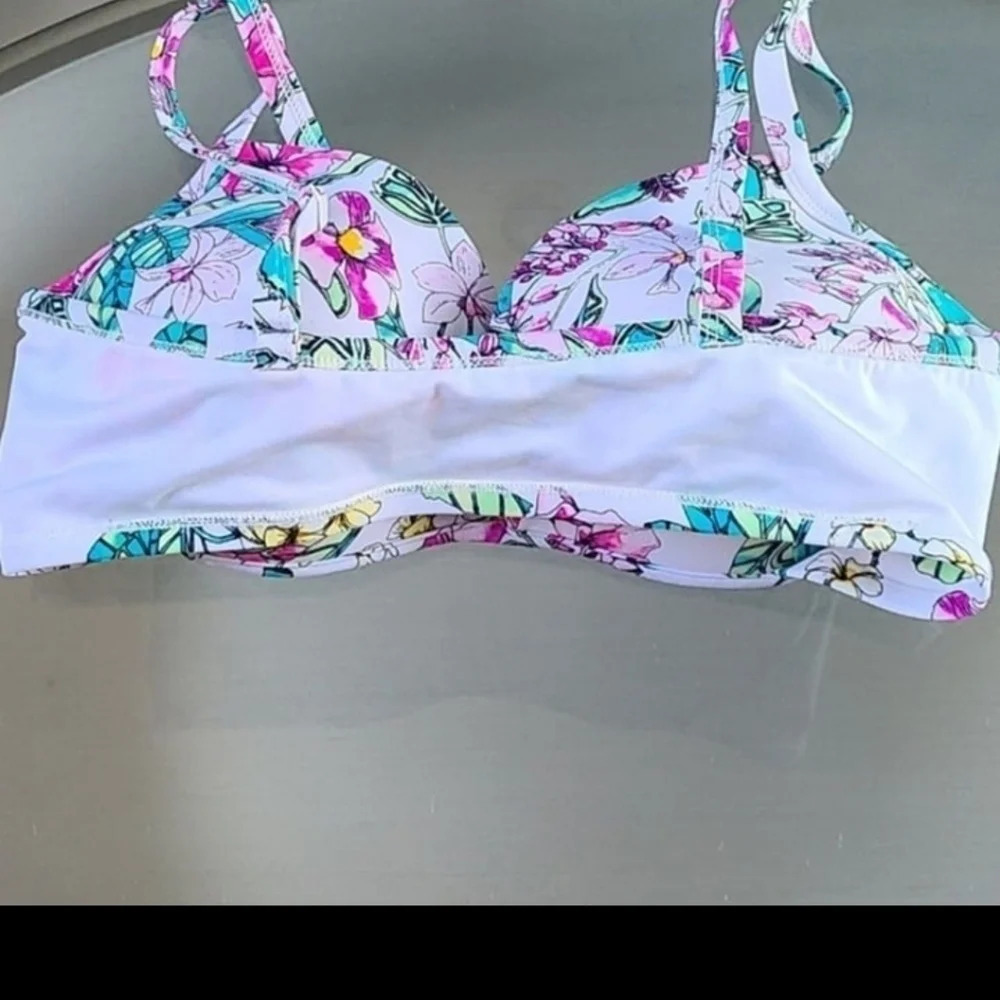 Forever 21 Plus Bikini Top White Floral Swimwear Size 0X XL NWT - Picture 3 of 6